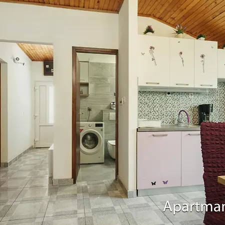 Kozic Apartment *
